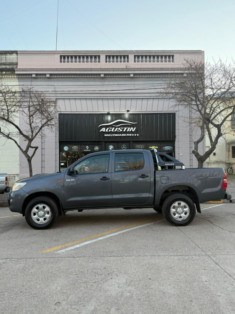 Toyota HILUX 2.5 DX PACK